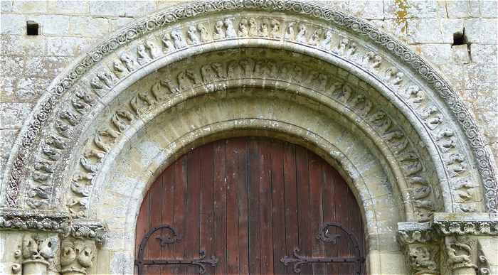 Portail central de l'glise Saint Pierre de Parthenay le Vieux