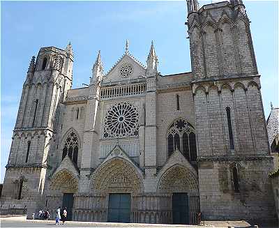 Cathdrale Saint Pierre de Poitiers