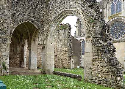 Ruines de l'église Saint Léger à Saint Maixent l'Ecole