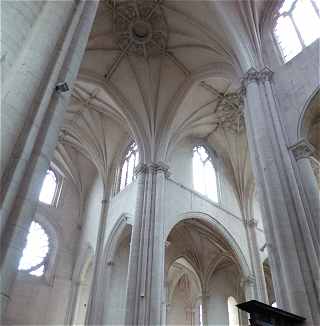 Nef de l'glise de Saint Maixent