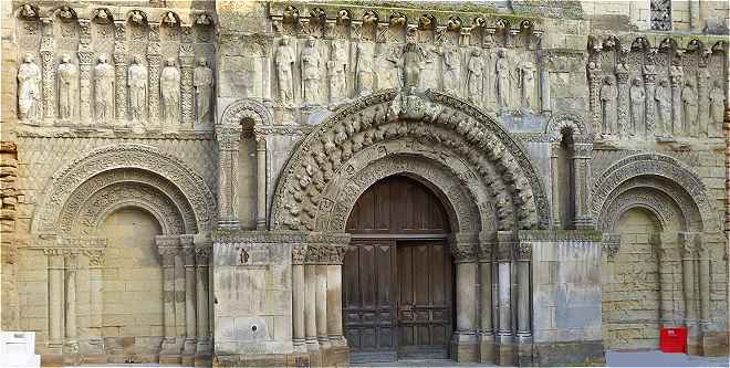 Portail de l'glise Saint Mdard de Thouars