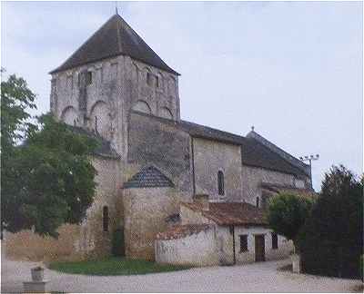 Eglise Saint Pierre d'Usson du Poitou