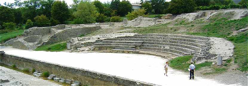 Ruines du Thatre d'Alba, la capitale de la Cit des Helviens