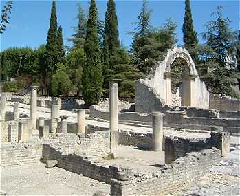 Elment des Thermes du centre et rue des boutiques  Vaison la Romaine