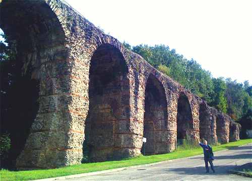 Chaponost: lments de l'aqueduc du Gier alimentant Lugdunum (Lyon)