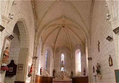 Choeur et abside de l'glise Saint Pierre de Chdigny