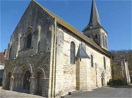 Faade et ct Sud de l'glise Notre-Dame de La Celle-Gunand