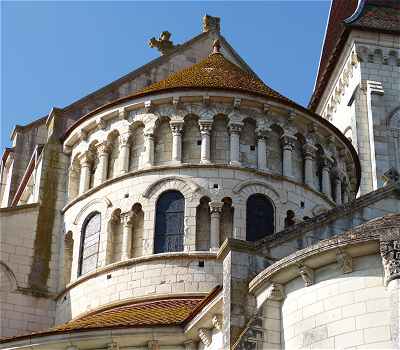 Chevet de l'glise Saint Pierre de Preuilly sur Claise