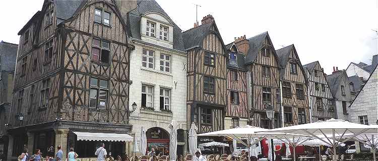 Maisons mdivales sur la Place Plumereau  Tours