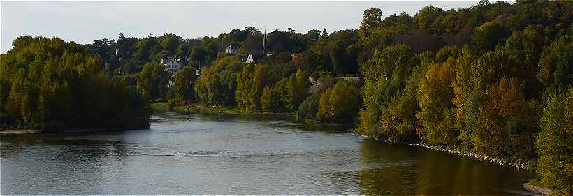 Saint Cyr sur Loire dans un crin de verdure