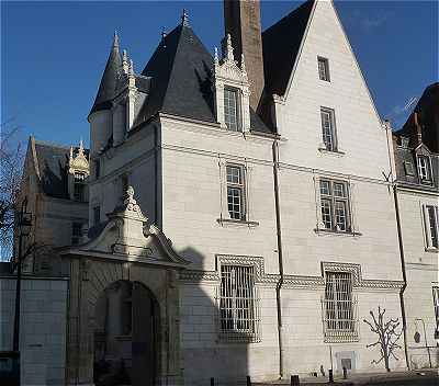 Hotel Babou de la Bourdaisre, Place Foire le Roi