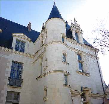 Hotel Babou de la Bourdaisre, Place Foire le Roi