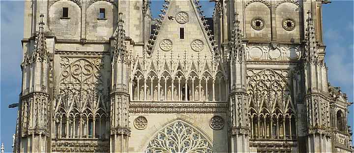 Partie haute de la Faade de la Cathdrale de Tours