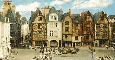 La Place Plumereau  Tours