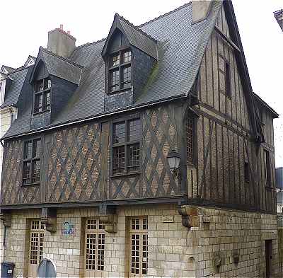 Vieille maison rue de Constantine: Maison du Croissant