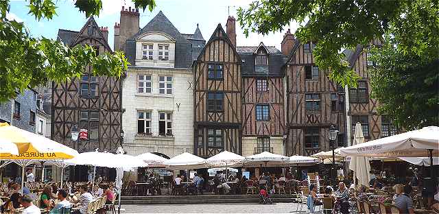 La Place Plumereau  Tours