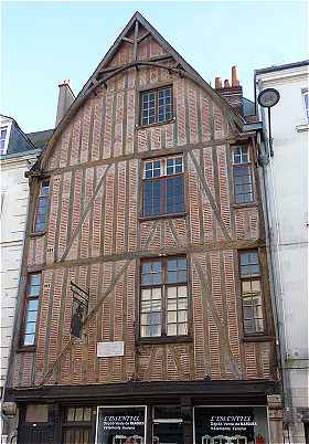 Maison de la Pucelle Arme