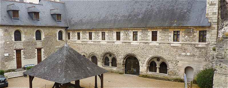 Cloitre de l'Abbaye Saint Julien