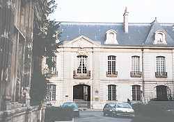 Palais du Commerce, Facade
