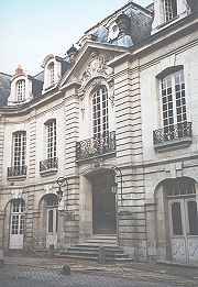 Palais du Commerce, Cour