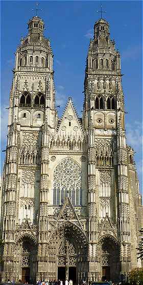 Faade de la Cathdrale Saint Gatien