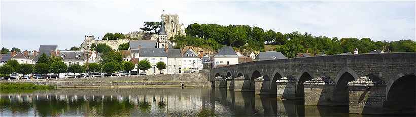 Panorama sur Montrichard, le Chteau-fort, le Cher et le Pont sur cette rivire