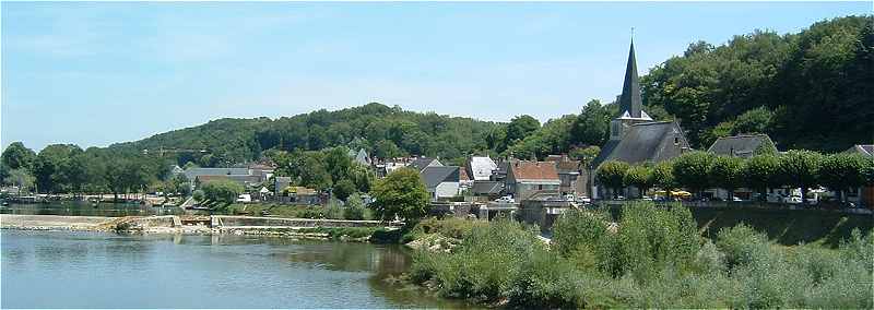 Panorama sur le village de Savonnières au bord du Cher