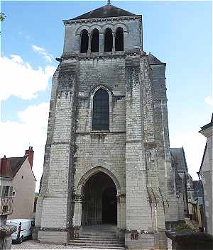 Clocher-porche ct Ouest de l'glise de Saint Aignan