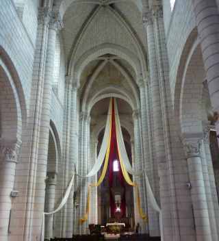 Nef de l'église de Saint Aignan