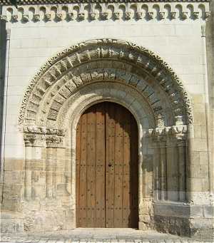 Porche Roman de l'glise de Saint Martin