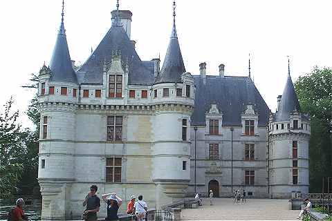 Vue du chteau d'Azay le Rideau ct Est