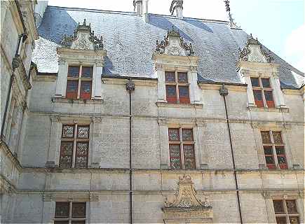 Vue de la faade sur cour oriente Est au chteau d'Azay le Rideau