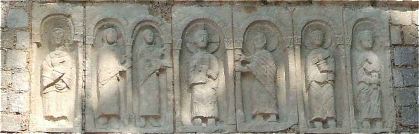 Registre suprieur: statues du Christ et de saints de l'glise d'Azay le Rideau