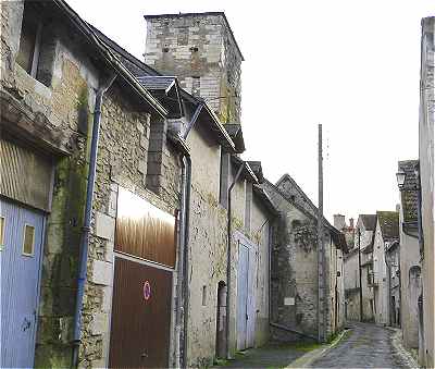 Tour quadrangulaire de la partie Nord de l'enceinte du chteau de Chtillon sur Indre