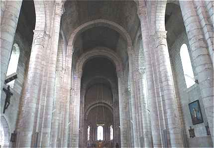 Nef et collatraux de l'glise Notre-Dame  Chtillon sur Indre