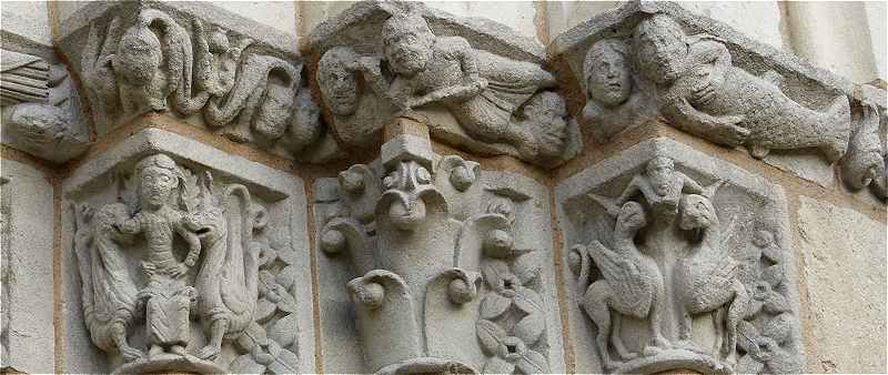 Sculpture des chapiteaux du portail de l'glise Notre-Dame  Chtillon sur Indre