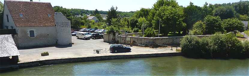 Tour le long de l'Indre qui faisait partie de l'enceinte de Cormery