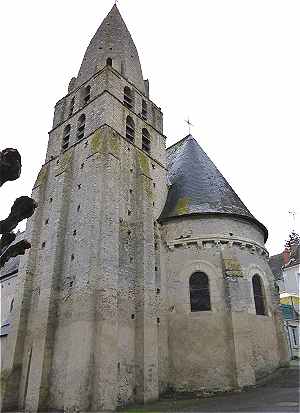 Chevet de l'église Romane Saint Urbain de Courcay