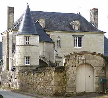 Maison ancienne  Huismes