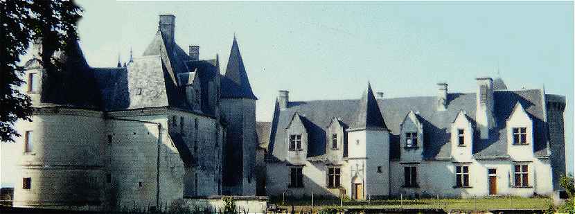 Vue de la cour intrieure du chteau de Palluau sur Indre