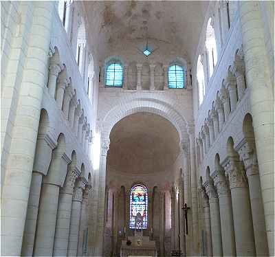Choeur et abside de l'glise de Saint Genou