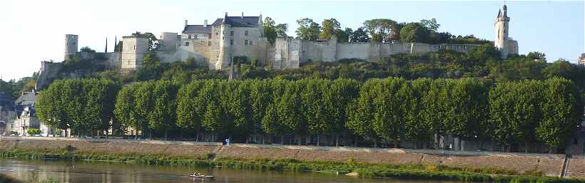 Le chteau de Chinon surplombant la Vienne