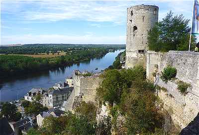 Tour du Moulin surplombant la Vienne