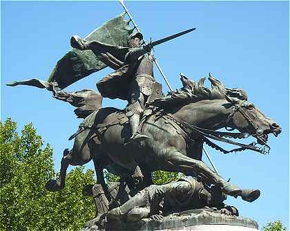 Statue de Jeanne d'Arc  Chinon