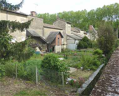 Douves prs de la Porte de Loudun