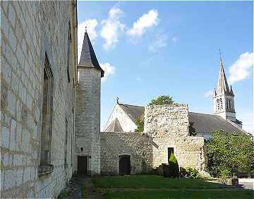 Château et église de Sainte Maure
