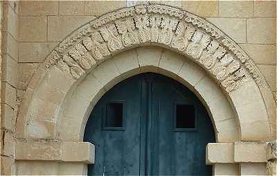 Haut du Portail latral de l'glise Saint Georges