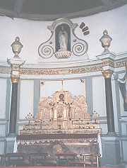Int�rieur de l'Eglise Saint Cyr de Sarg�