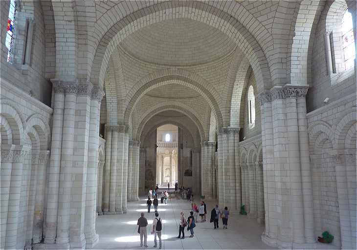 Nef Romane de l'église de l'Abbaye de Fontevraud