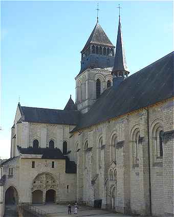 Flanc Nord de l'église abbatiale de Fontevraud